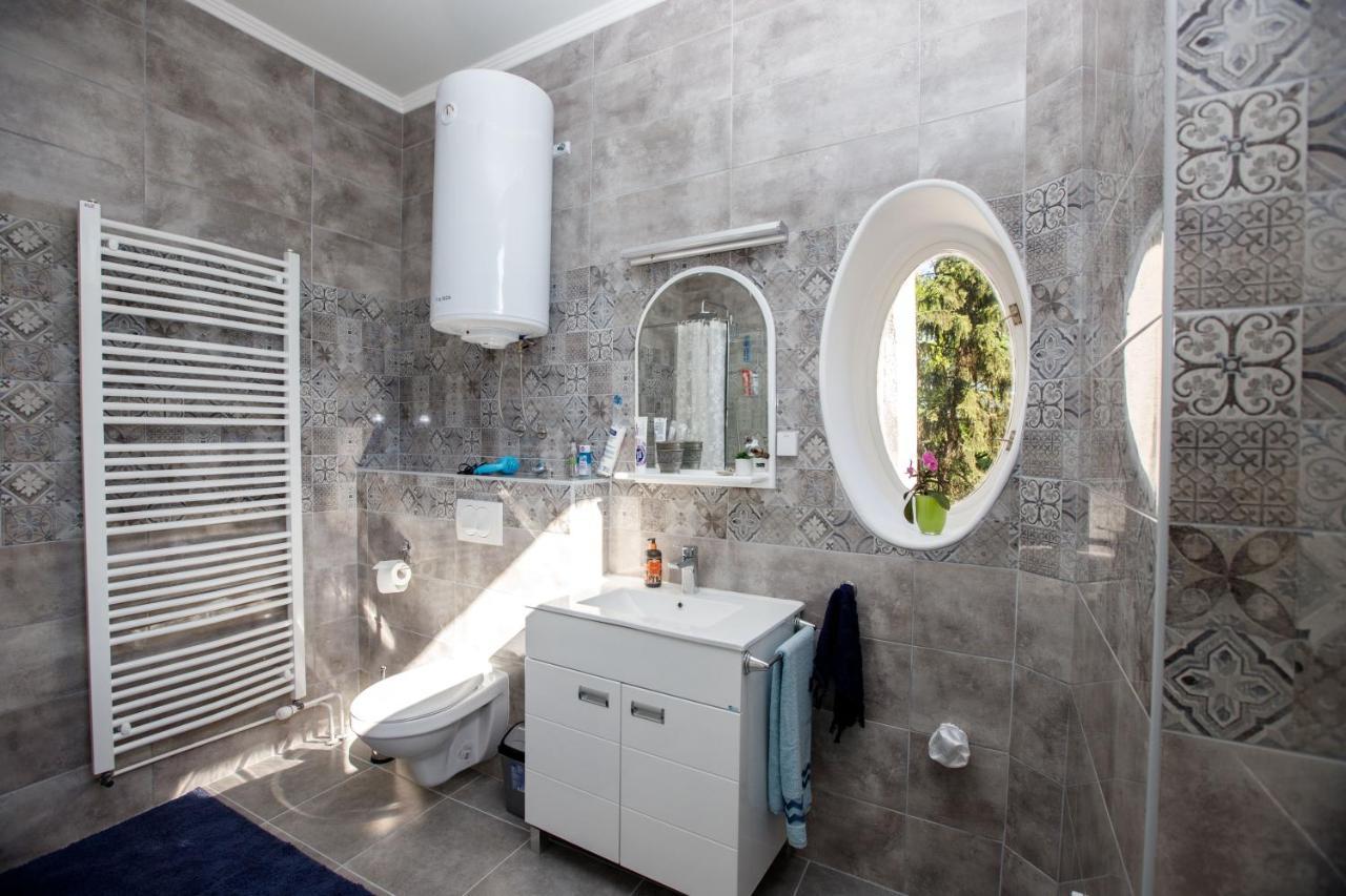 סובוטיקה Angeli Vila Apartments מראה חיצוני תמונה