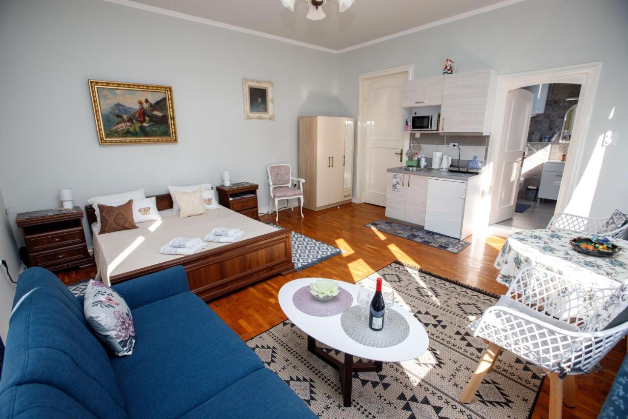 סובוטיקה Angeli Vila Apartments מראה חיצוני תמונה