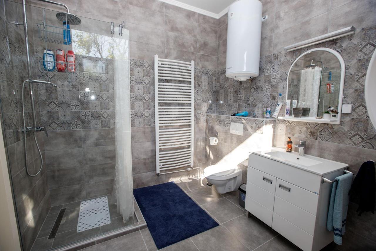 סובוטיקה Angeli Vila Apartments מראה חיצוני תמונה