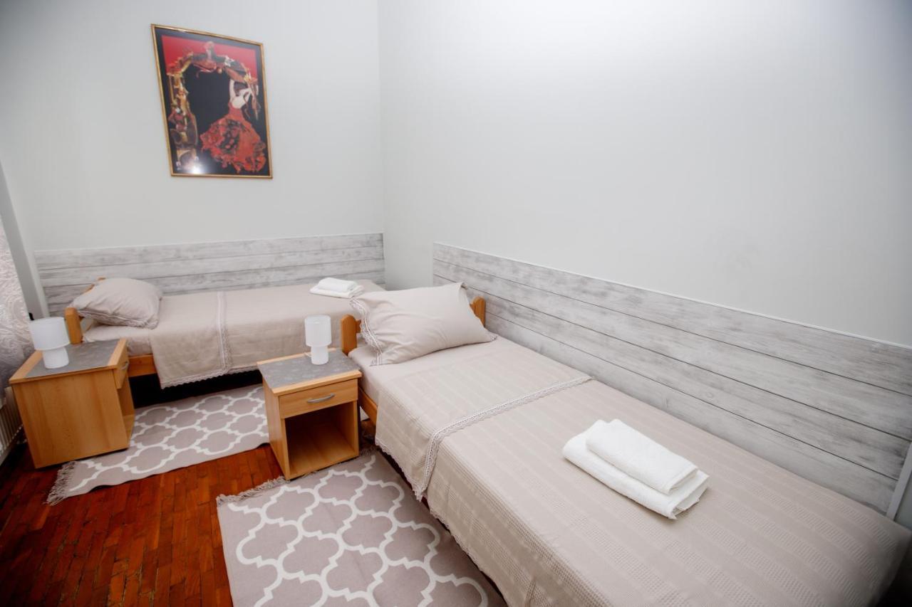 סובוטיקה Angeli Vila Apartments מראה חיצוני תמונה